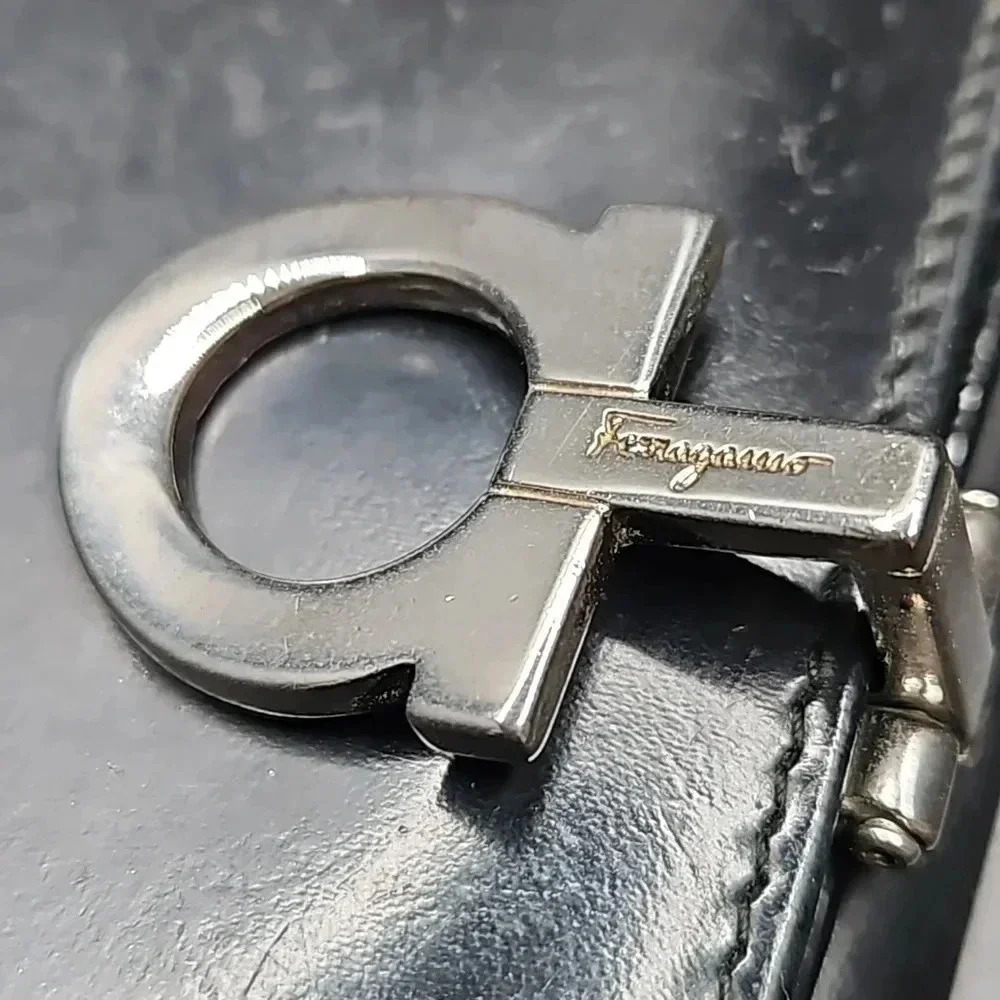 Salvatore Ferragamo Black Trifold Wallet with coin pouch - Picture 4 of 4